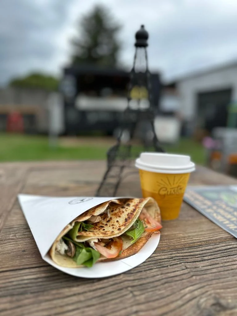 Highlights, Saltie Dog - Coffee & Crêpes