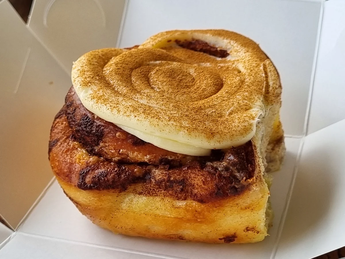 Cinnamon Scroll, Parisian Baker
