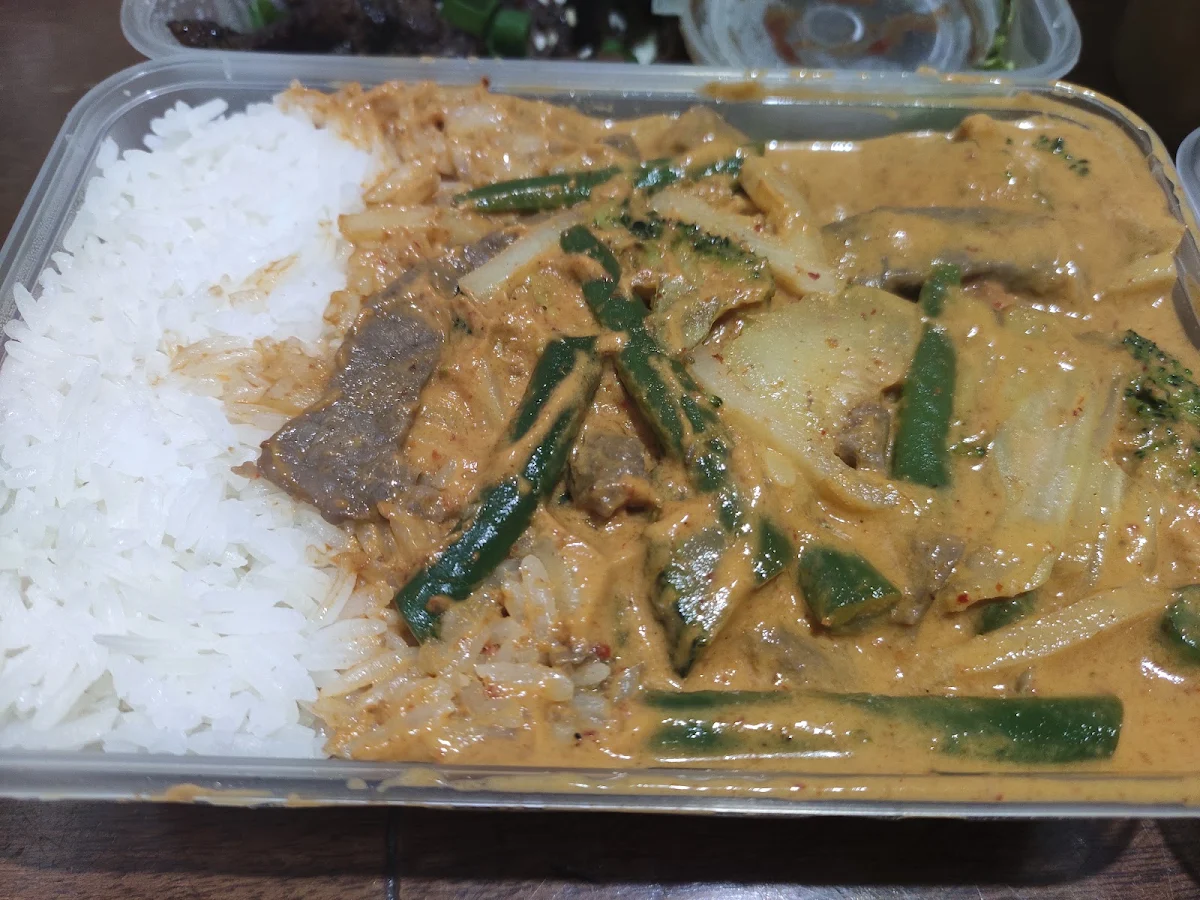 Red Curry Beef Lunch Special