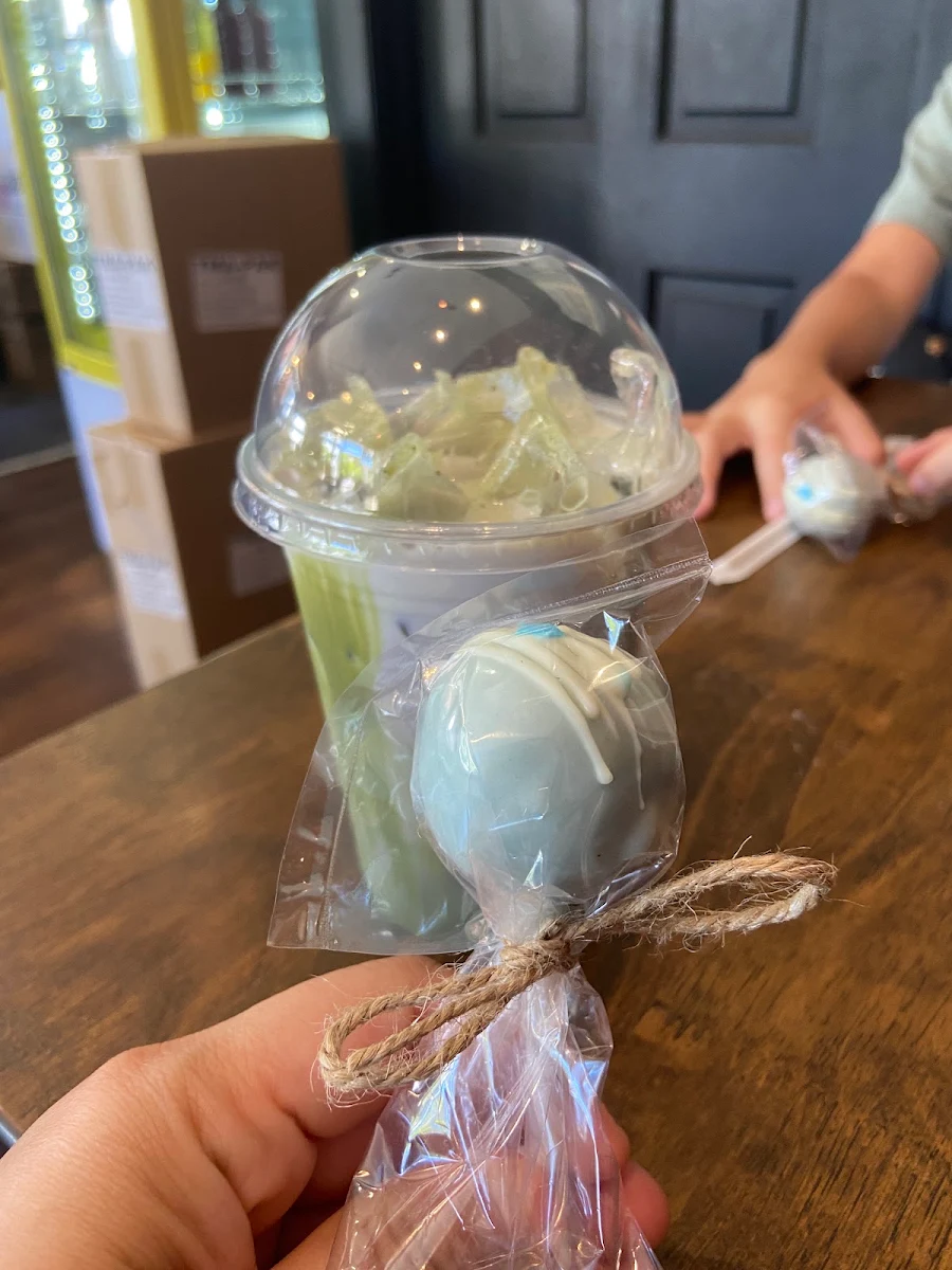 Cake Pops, Beantown Cafe Newtown