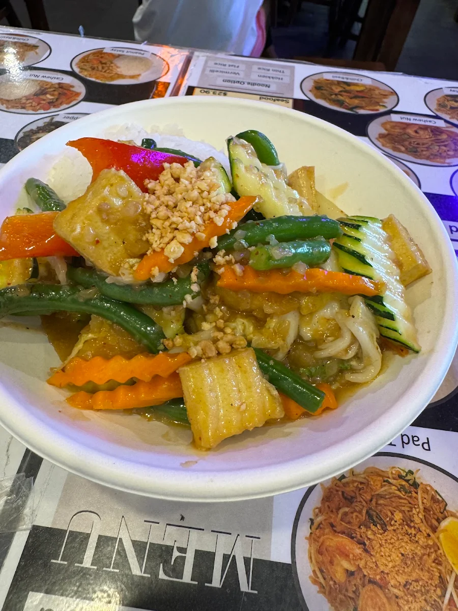 Pad Pak, Bangkok Thai on Harbour Town