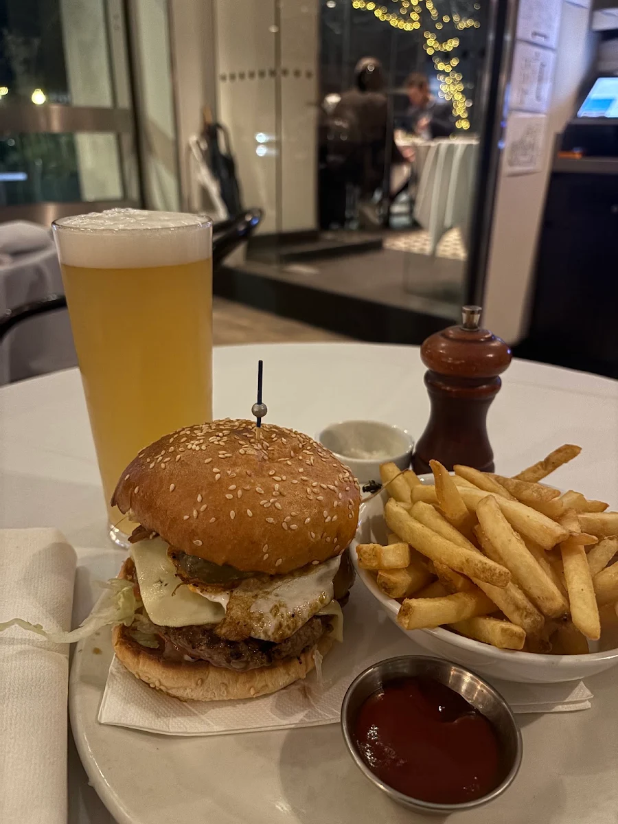 Burger, Botanical Hotel