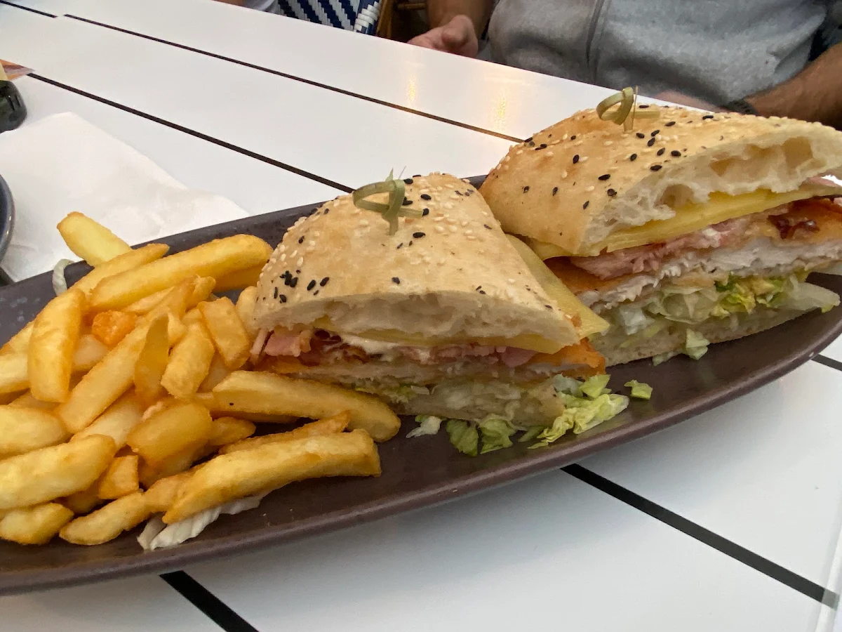 Highlights, Narangba Valley Tavern