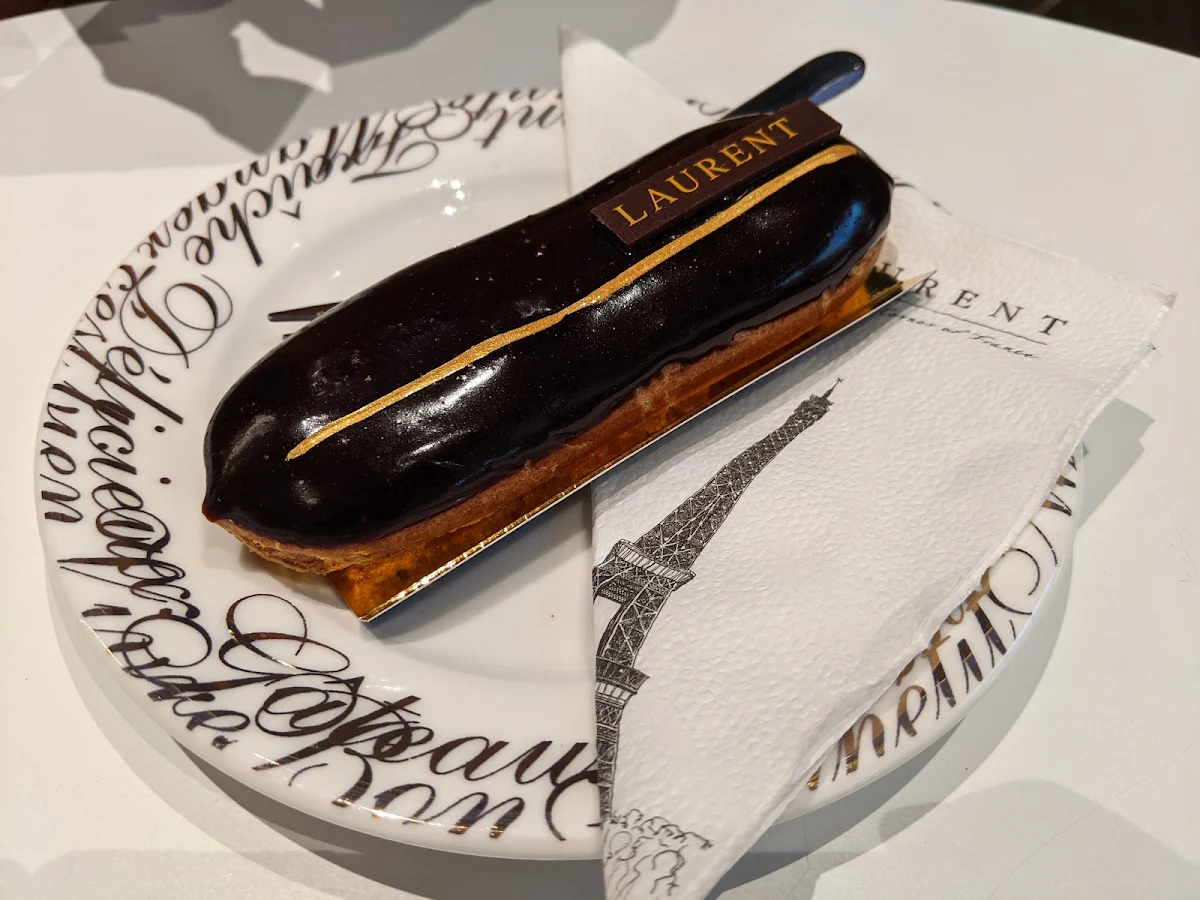 Individual Eclair, Laurent