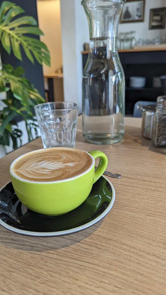 Flat White, Greensleeves Coffee House