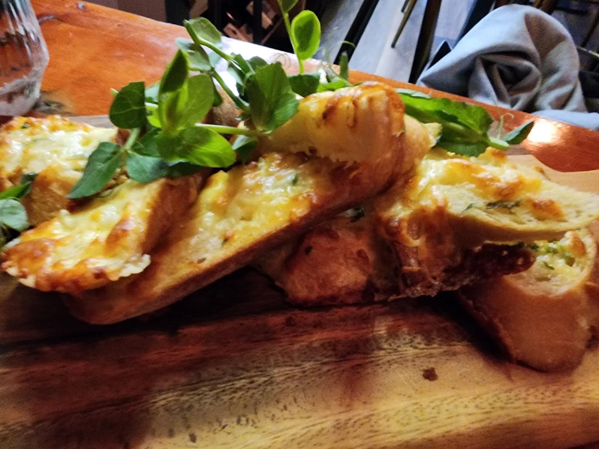 Cheesy Garlic Bread, Grenache Wine Bar