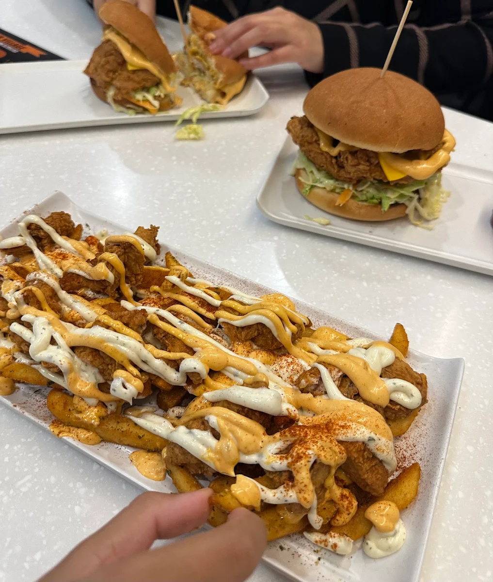 Highlights, Burger Village