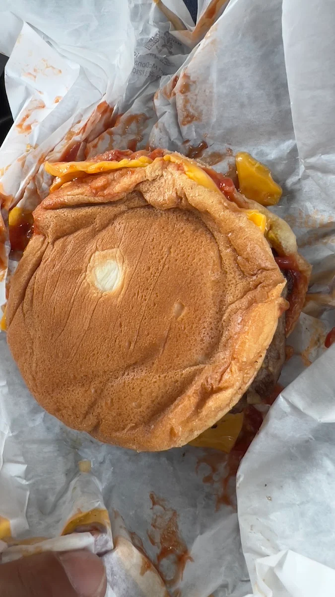 Cheeseburger, McDonald's Beaudesert