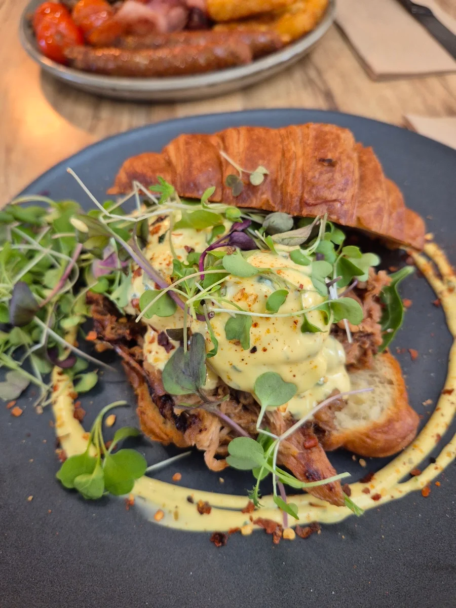 Pulled Lamb Benedict