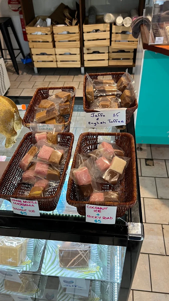 Highlights, Valley Fudge & Teahouse