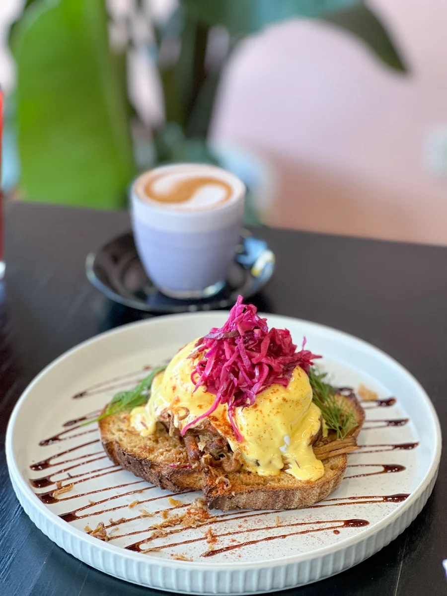 Pulled Pork Eggs Benedict, Innerbloom