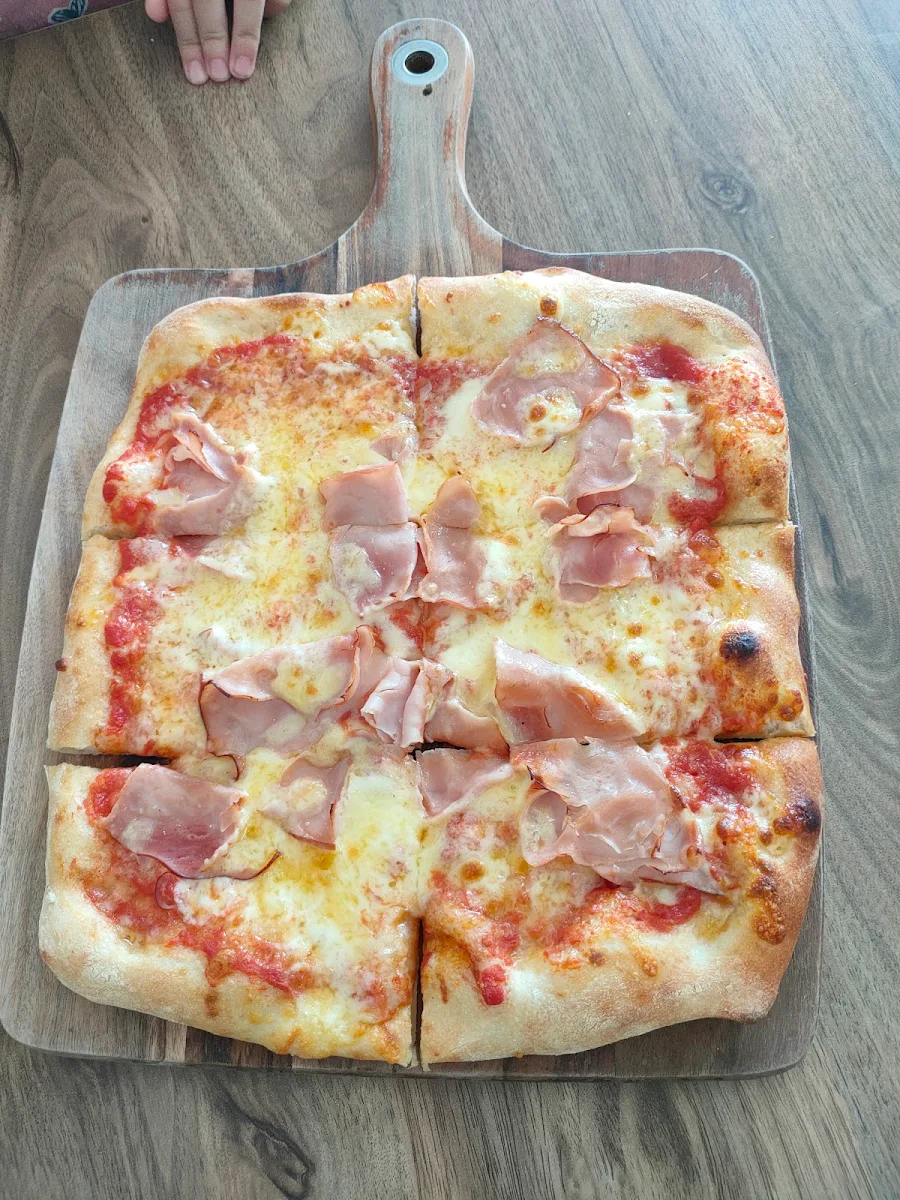 Tropic Pizza
