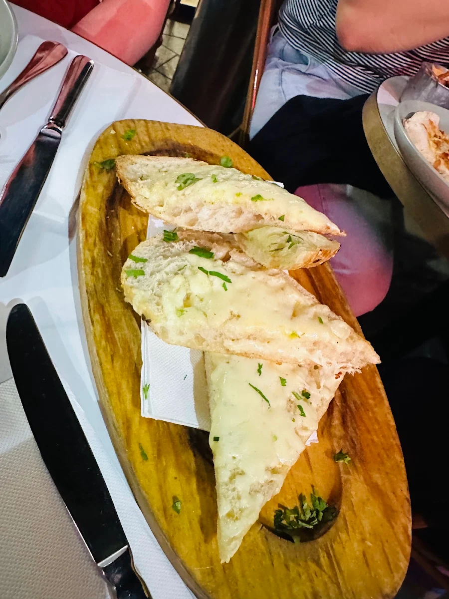 Cheesy Bread, Vespa Rossa Degraves