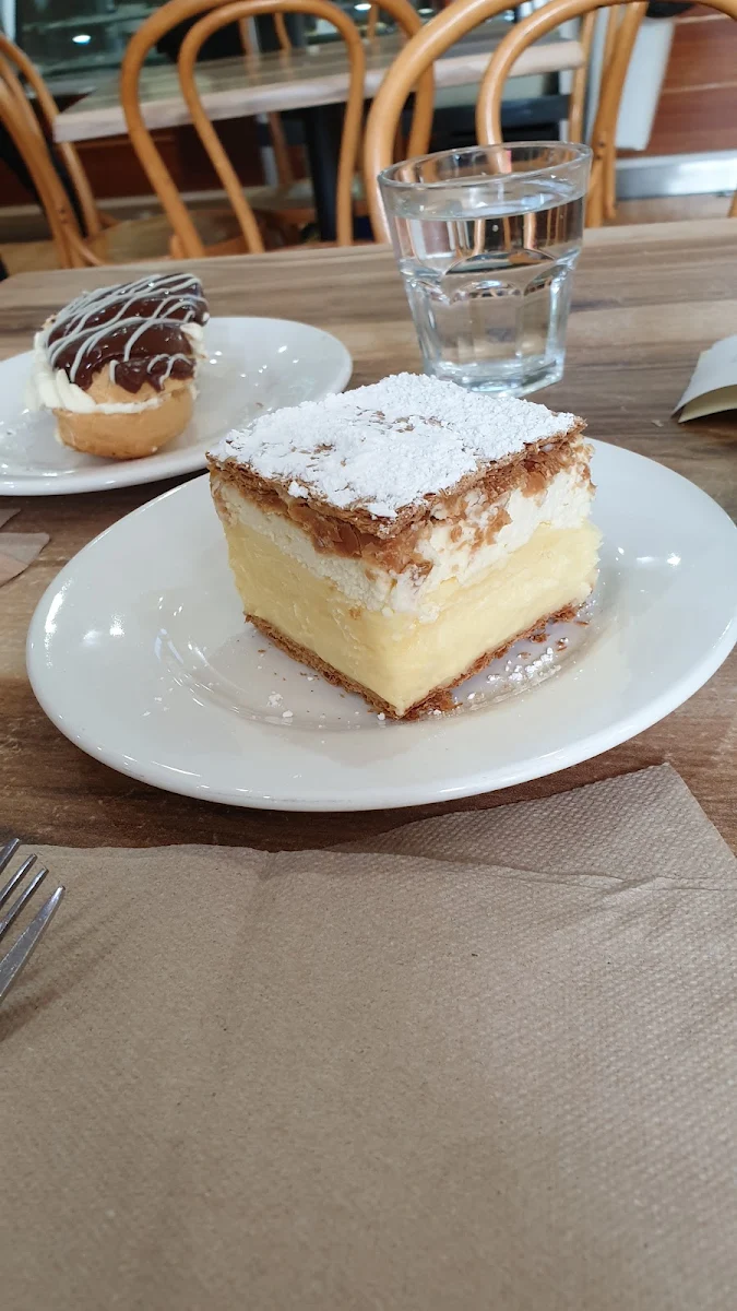 French Vanilla Cake