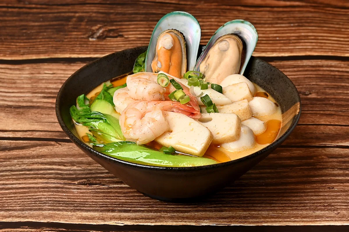 Seafood Noodle Soup Seafood VG Combination Chicken Soup Hot Spicy Soup