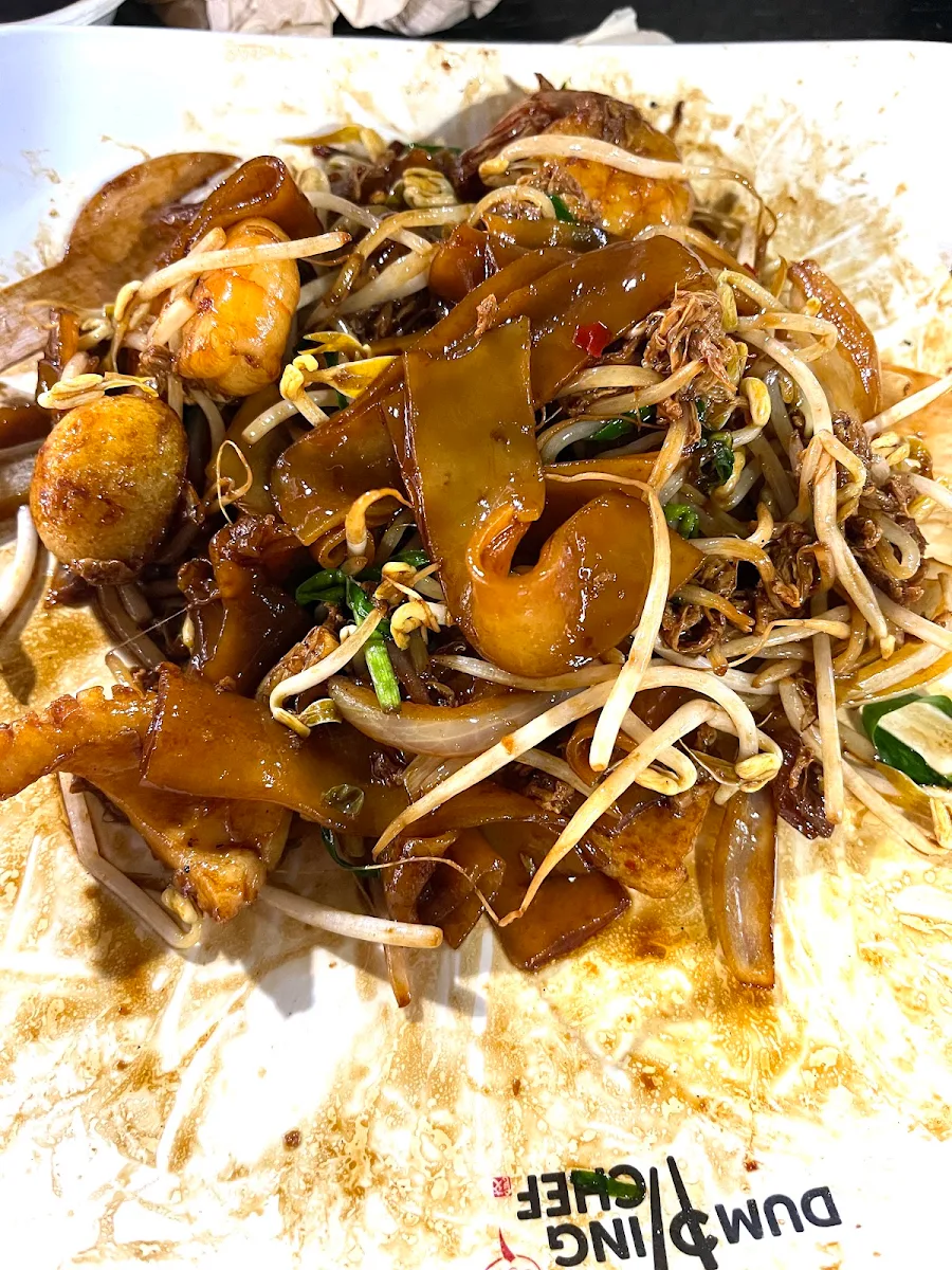 Stir-Fried Rice Noodles with Char Kwei Teow Chicken Beef Seafood