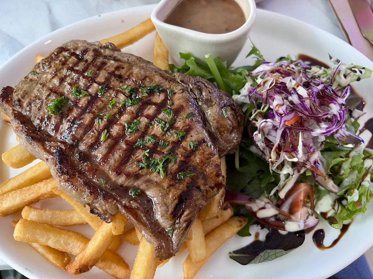 Sirloin Steak with Chips and Salad with Pepper Sauce