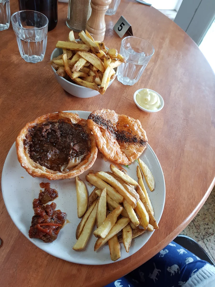 Pie & Chips