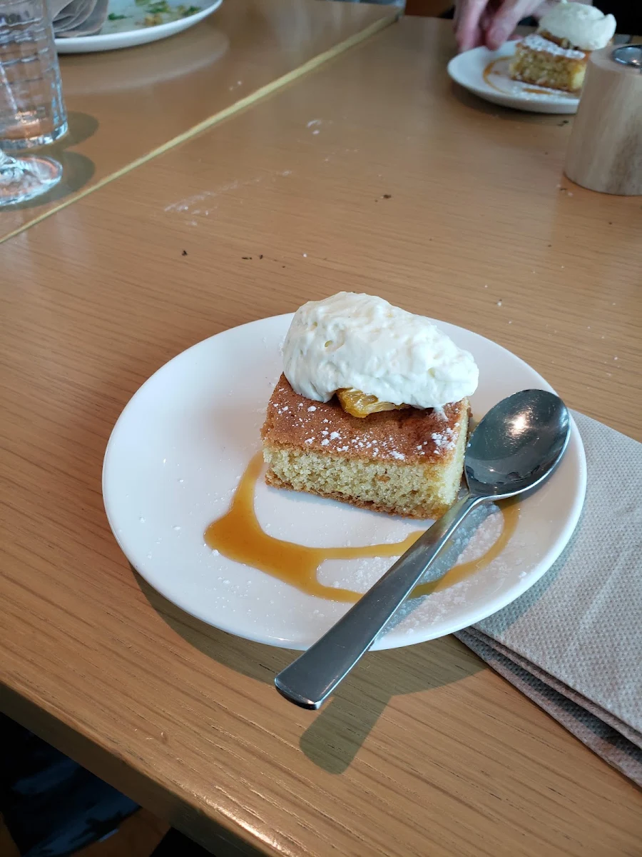 Cake, The Lookout Echo Point