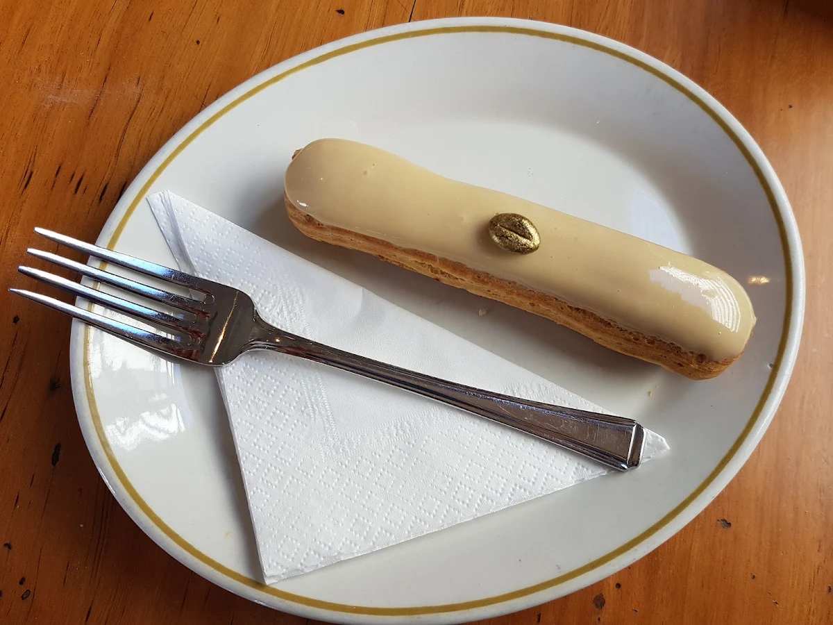 Coffee Eclair, La Parisienne Pâtés