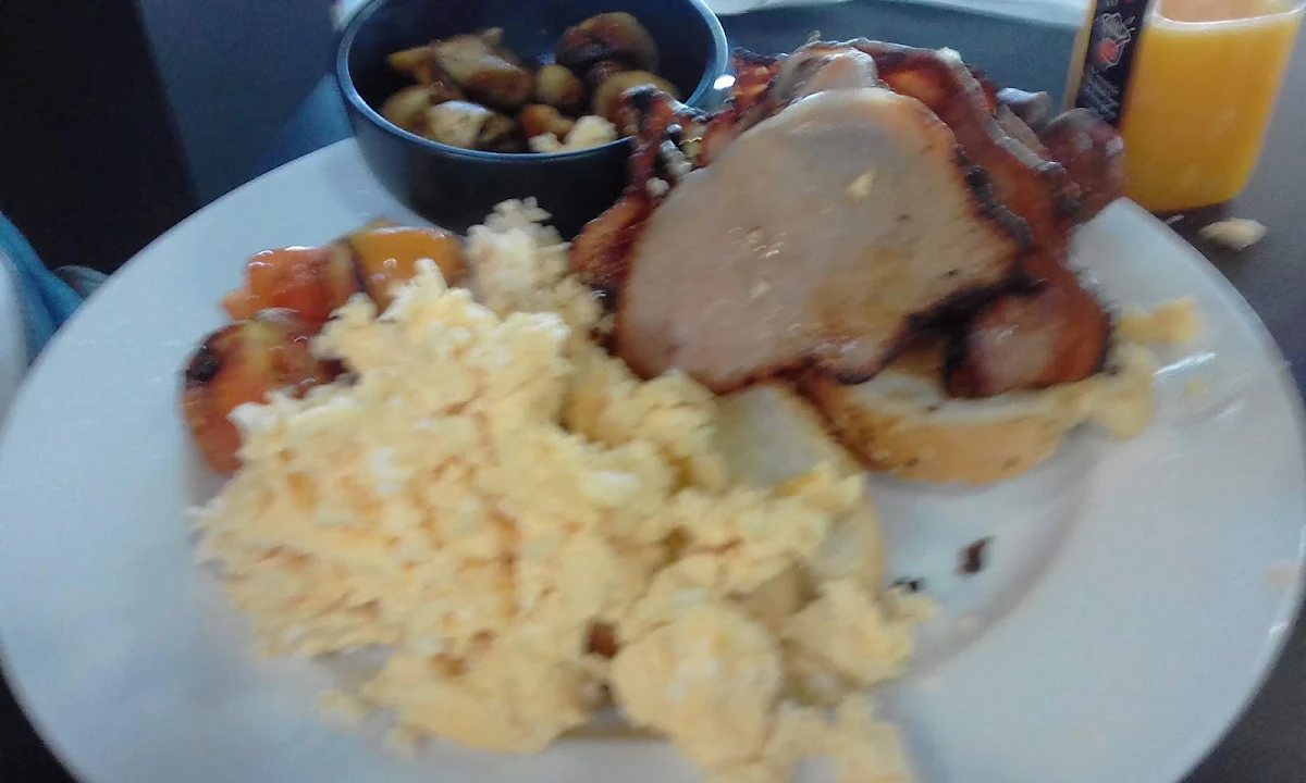 Scramble Eggs Bacon and Mushrooms