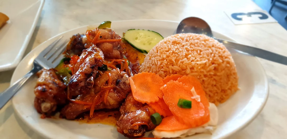 Fried Chicken Wings in Fish Sauce with Tomato Rice