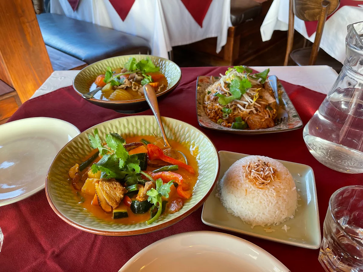 Highlights, Piyada Thai