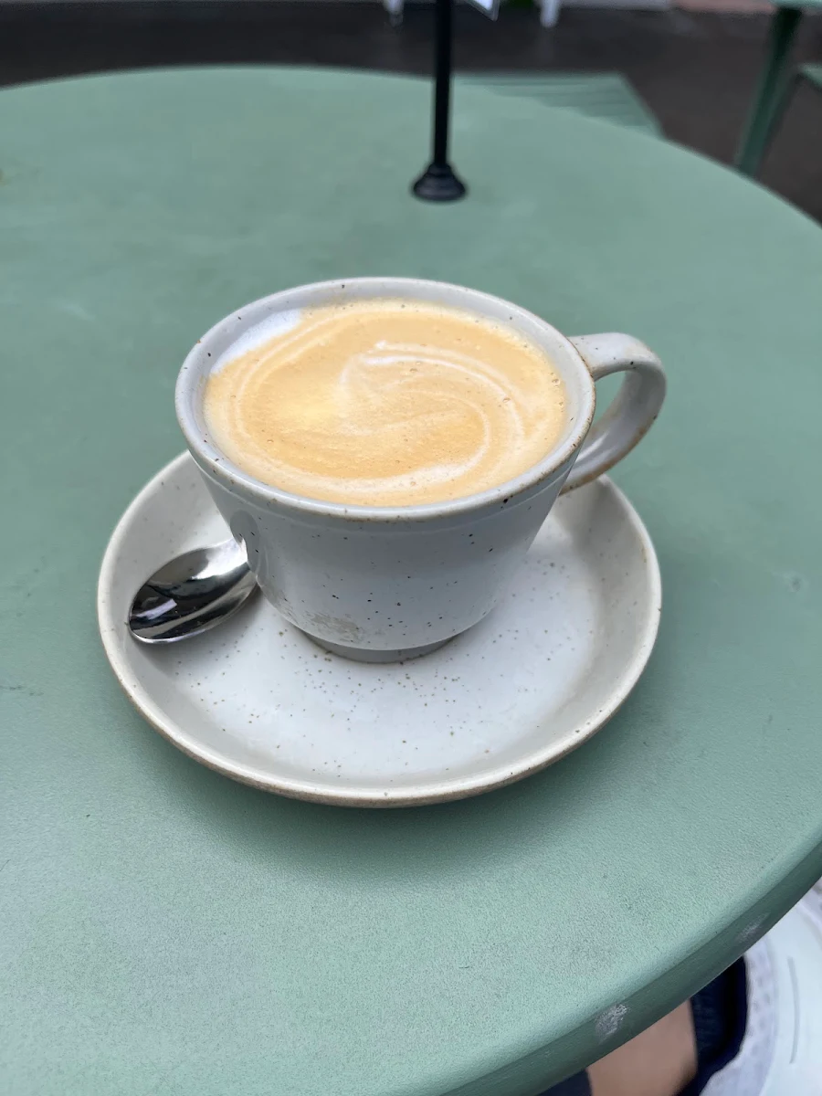 Flat White, Daily Greens Paddington