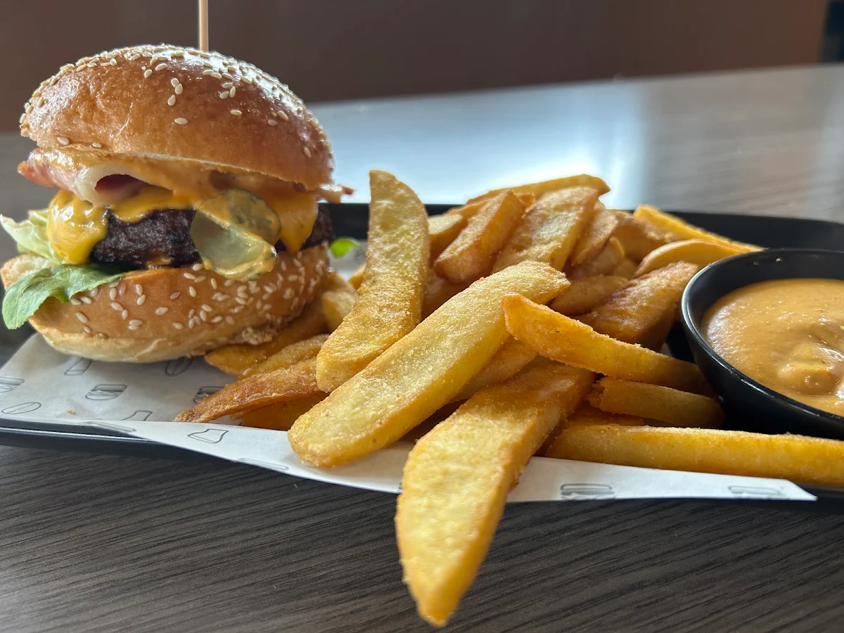 Chicken Crunch Burger, The Sporting Globe Bar & Grill Ballarat