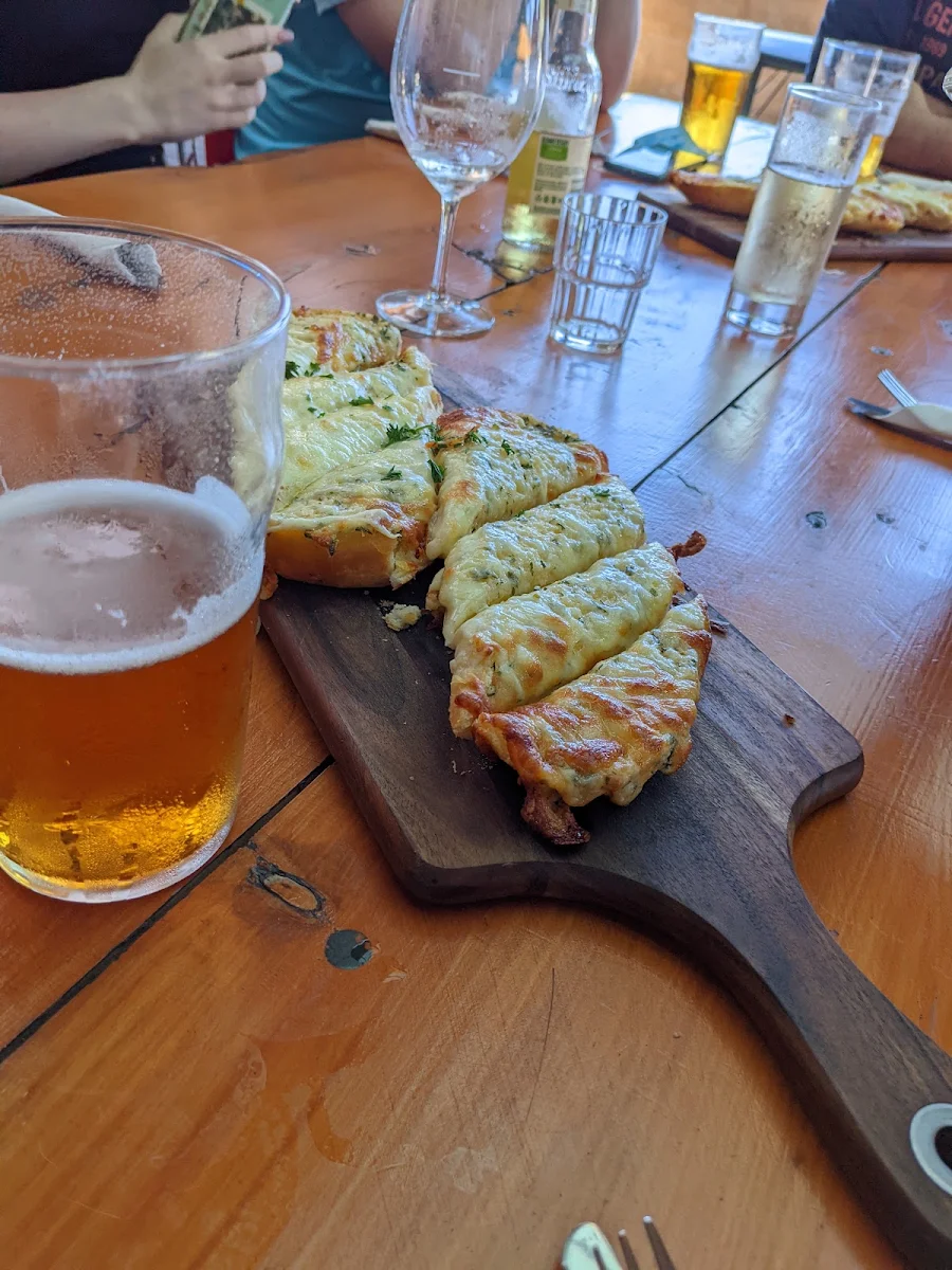 Highlights, Lilydale Tavern