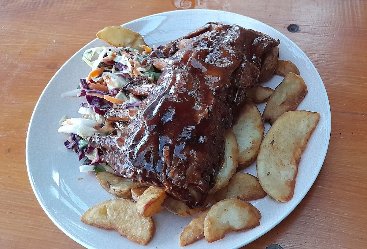 Highlights, Lilydale Tavern