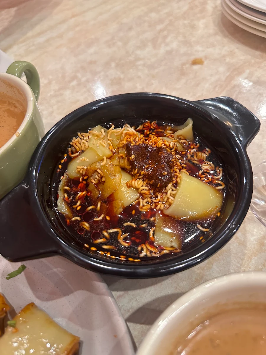 Lhaphing Dry Jhol, Momo Centre