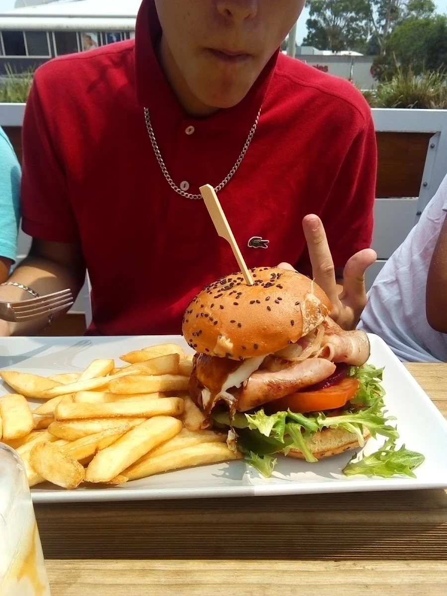 Highlights, Chill'd Cafe & Bar