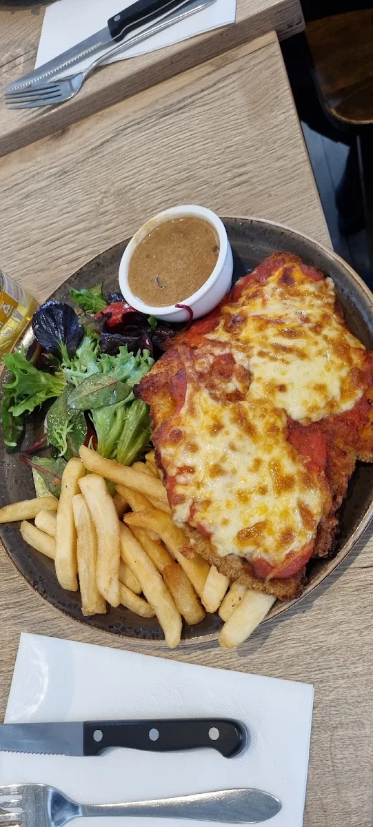 Vorea Chicken Parmigiana