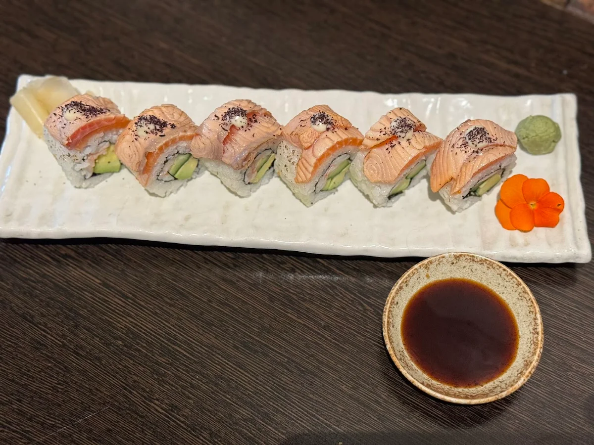 Aburi Salmon Roll, GOEMON Japanese Restaurant