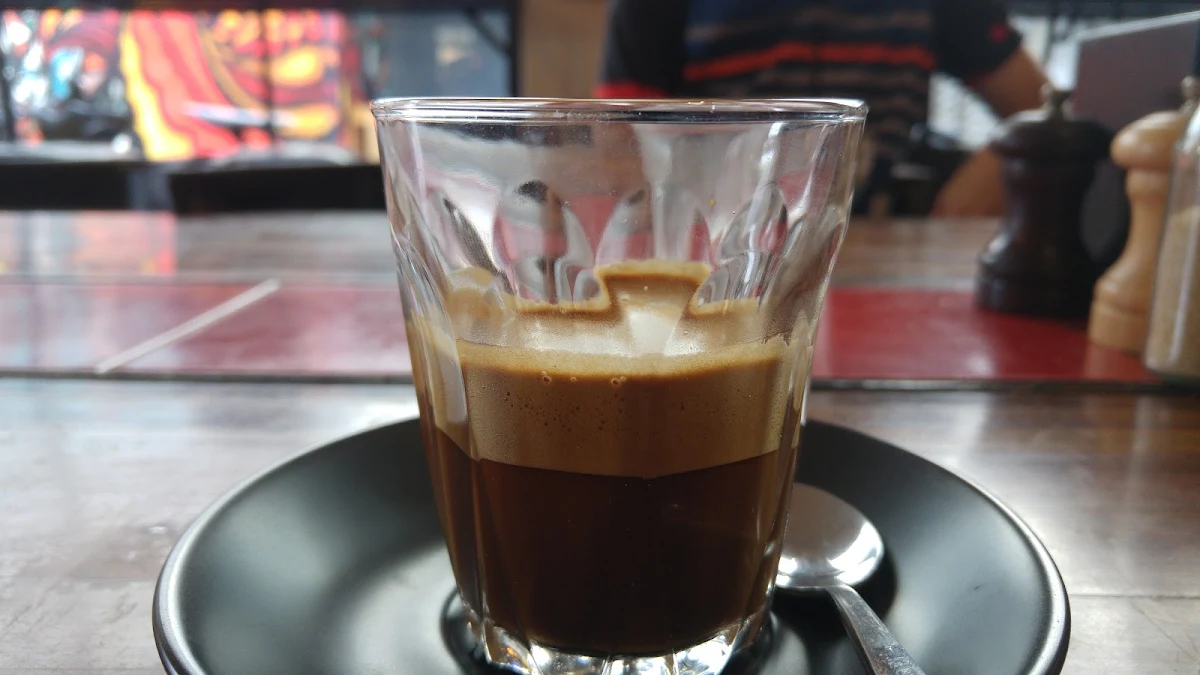 Highlights, Amsterdam Cafe