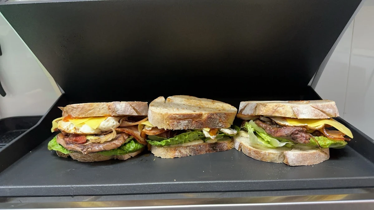 Highlights, Doubledose cafe