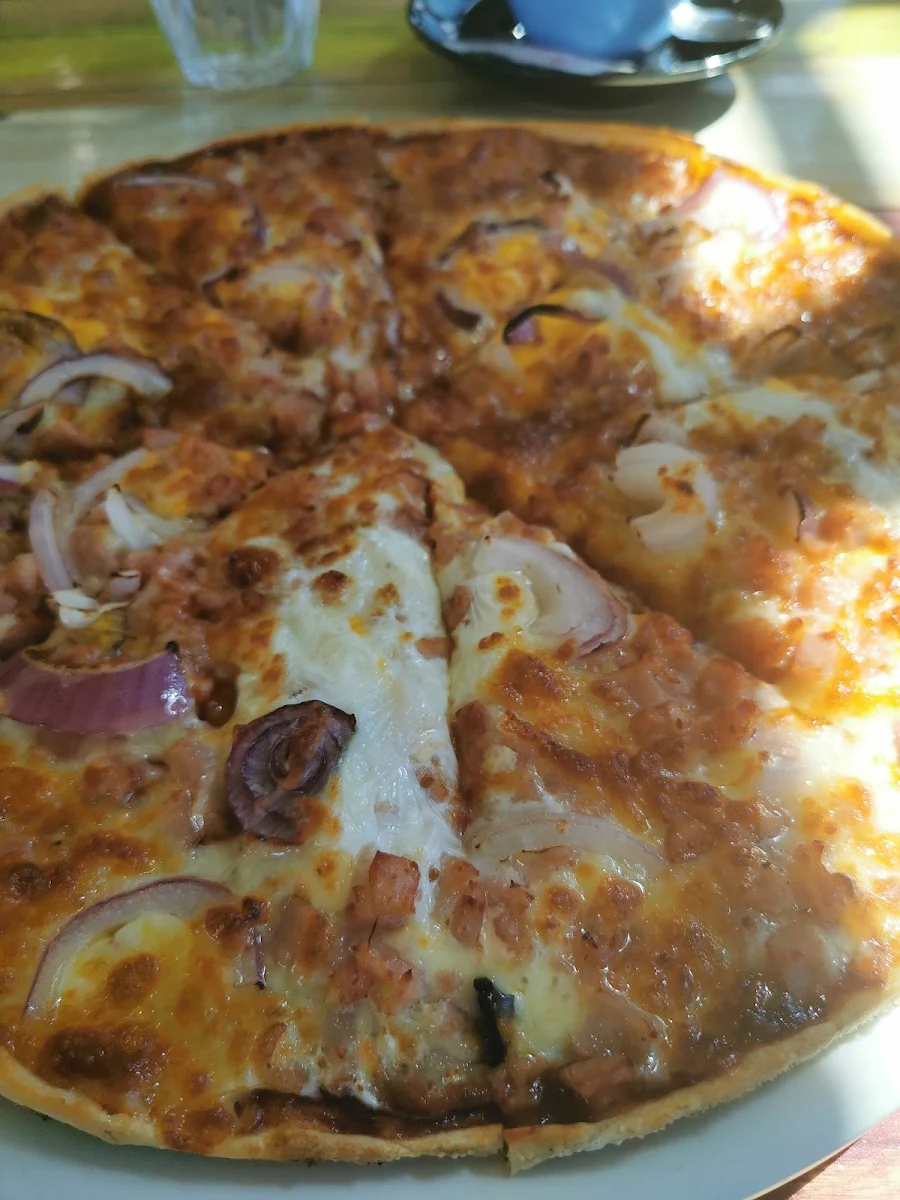 Aussie Pizza, Seashell Bakery & Pizzaria