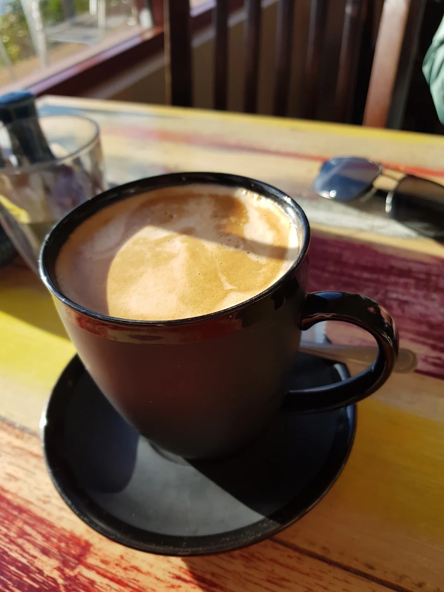 Flat White, Seashell Bakery & Pizzaria