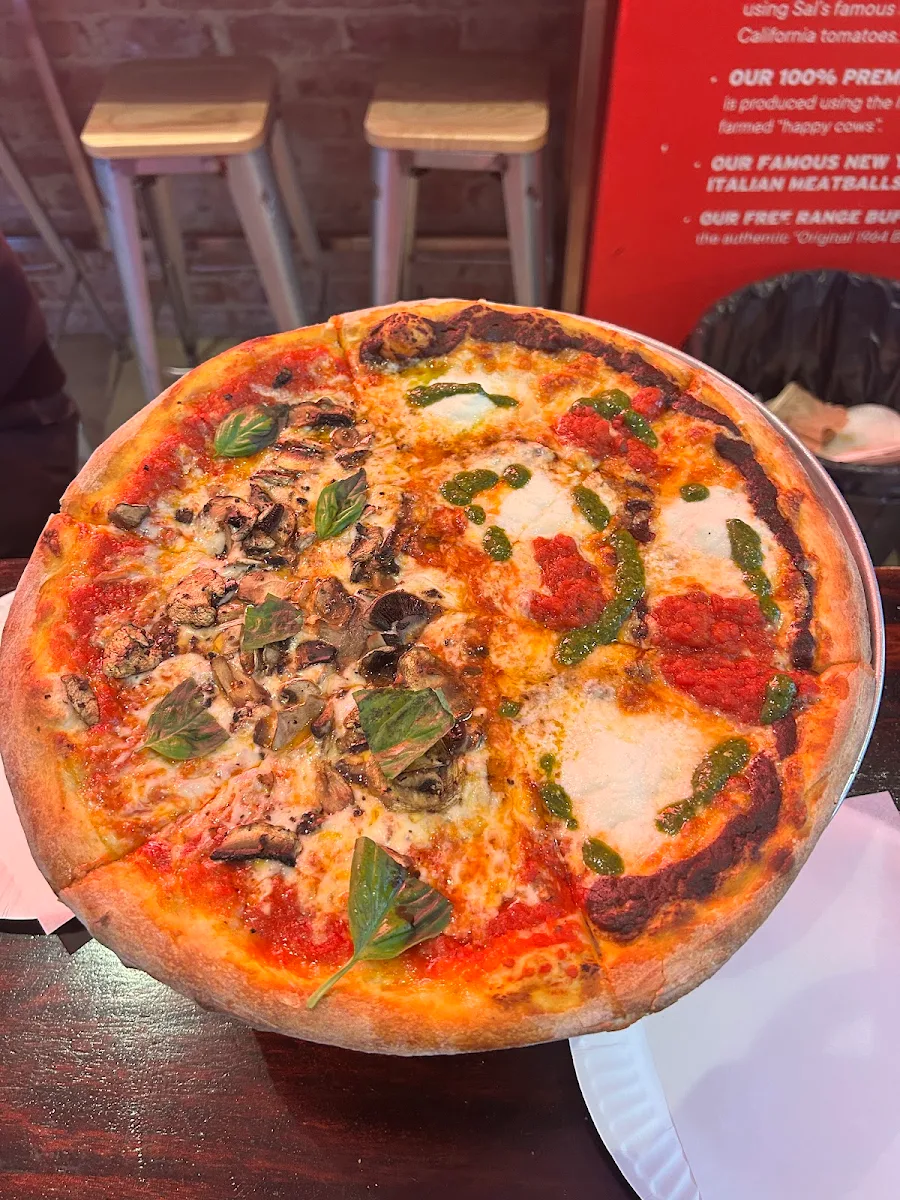 Highlights, Sal's Authentic New York Pizza - York St