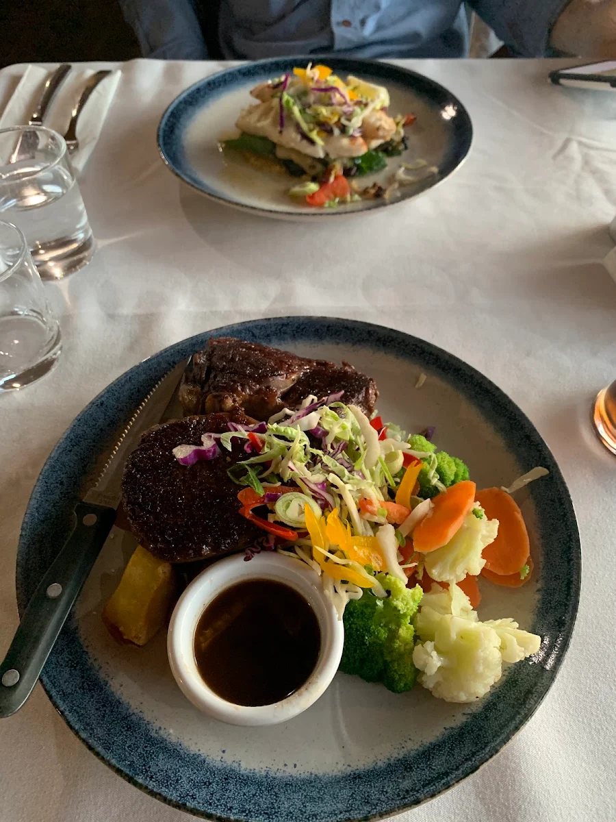 Highlights, Sails Restaurant
