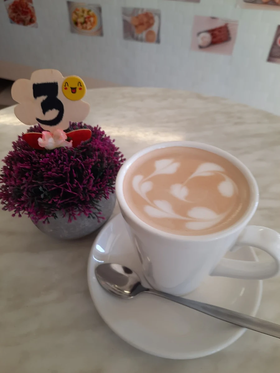Large Flat White, Harry's Corner Cafe