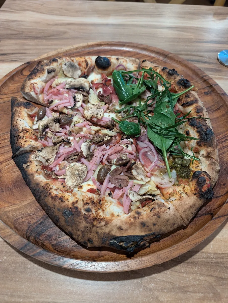 Capicciosa, Lane 32 Woodfired Pizza Maleny