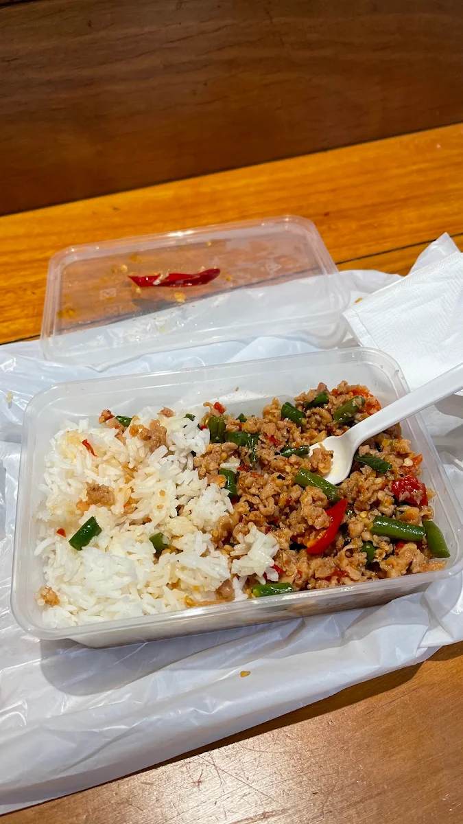 Chilli Basil Chicken, At Thai