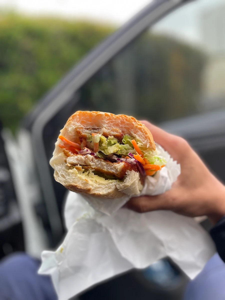 Highlights, Eddie Road Lunch Shop