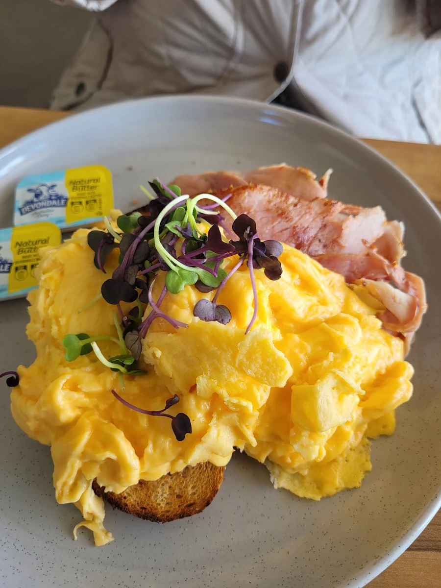 Scrambled Eggs, Enzo's on the Beach