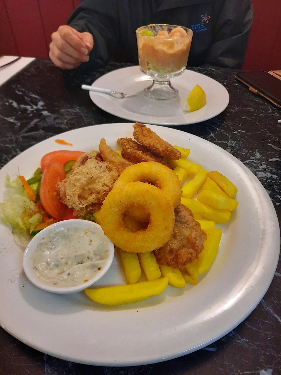 Fishermen Basket, National Hotel