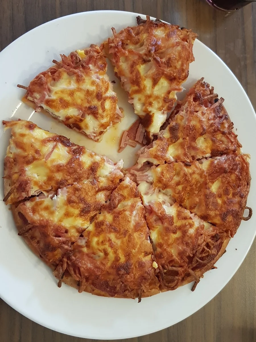 Pizza with Chips, National Hotel