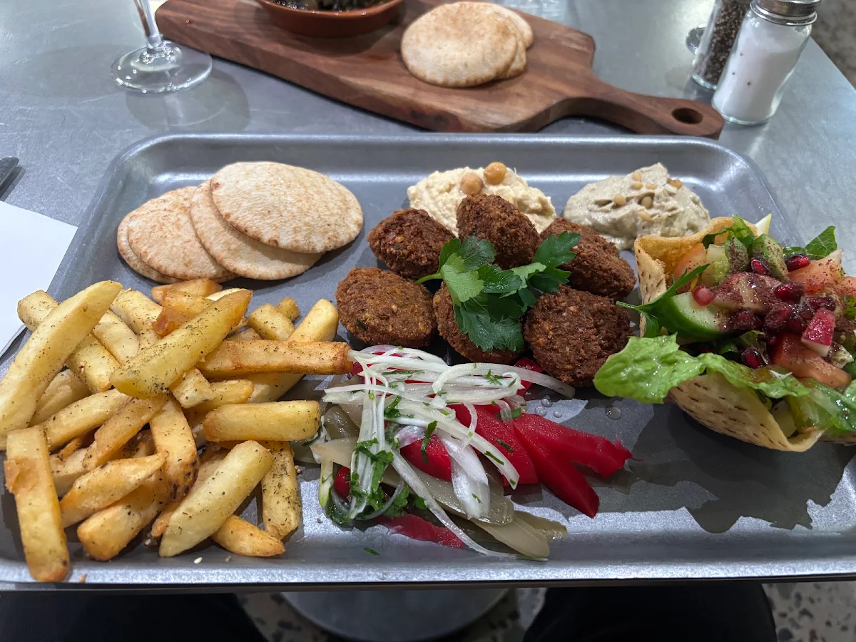 Highlights, AL MAKAN