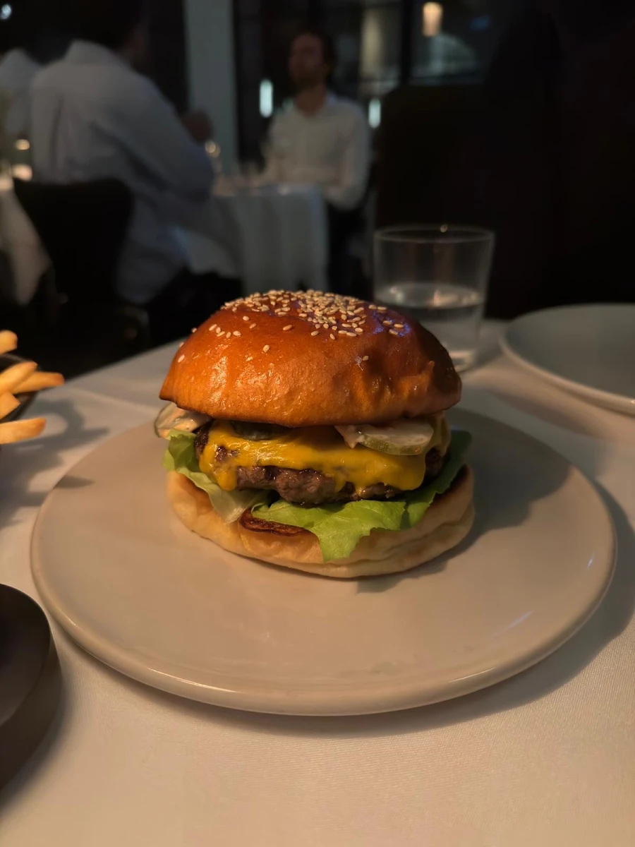 Cheeseburger, Cutler